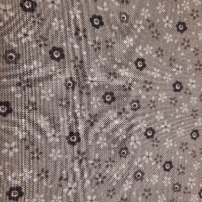 Kleine Streublümchen braun