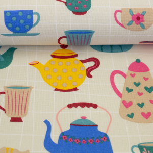 Dekostoff mit Kannen und Tassen bunt