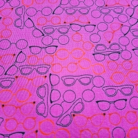 Ausgefallener Patchworkstoff pink mit Brillen