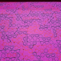 Ausgefallener Patchworkstoff pink mit Brillen
