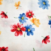 Patchworkstoff weiss mit bunten Blumen