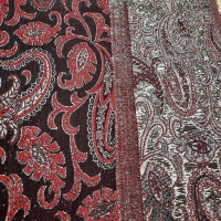 Brokat Damast rot gold mit Paisleymuster