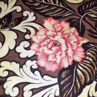 Patchworkstoff  mit Blumen braun beige creme Rosenholz