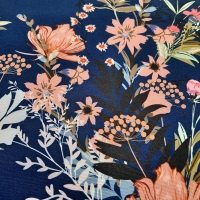 Softshell blau mit farbenprächtigen Blumen